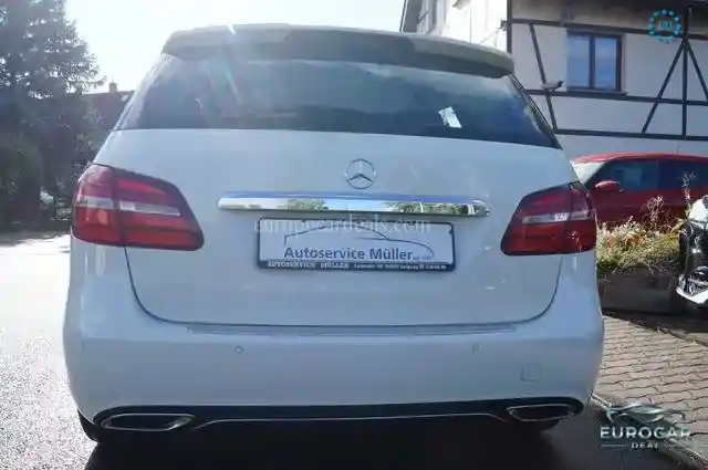 Mercedes-Benz B 200