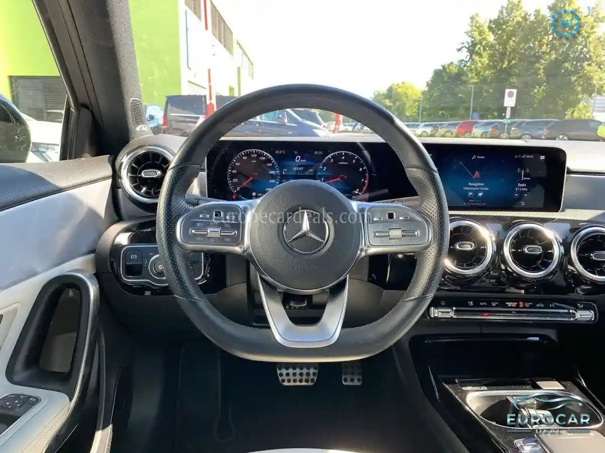 Mercedes-Benz A 35 AMG