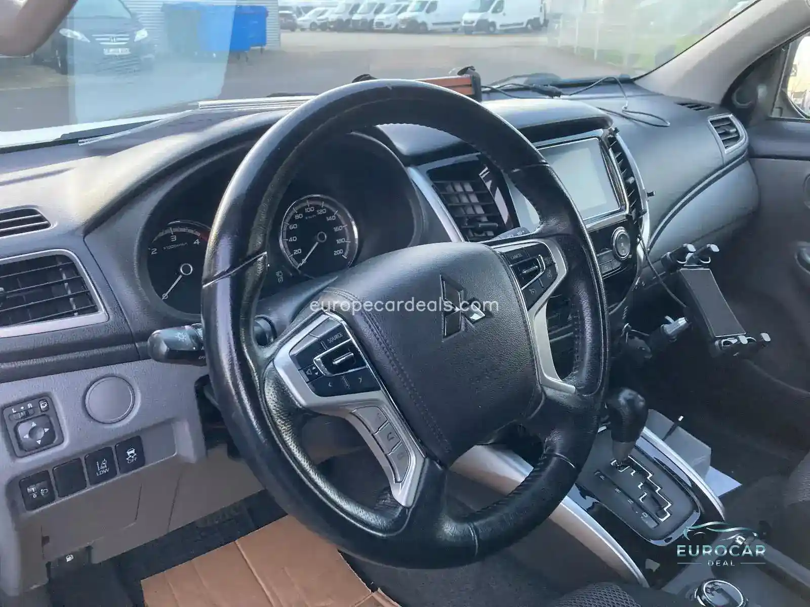 Mitsubishi L200