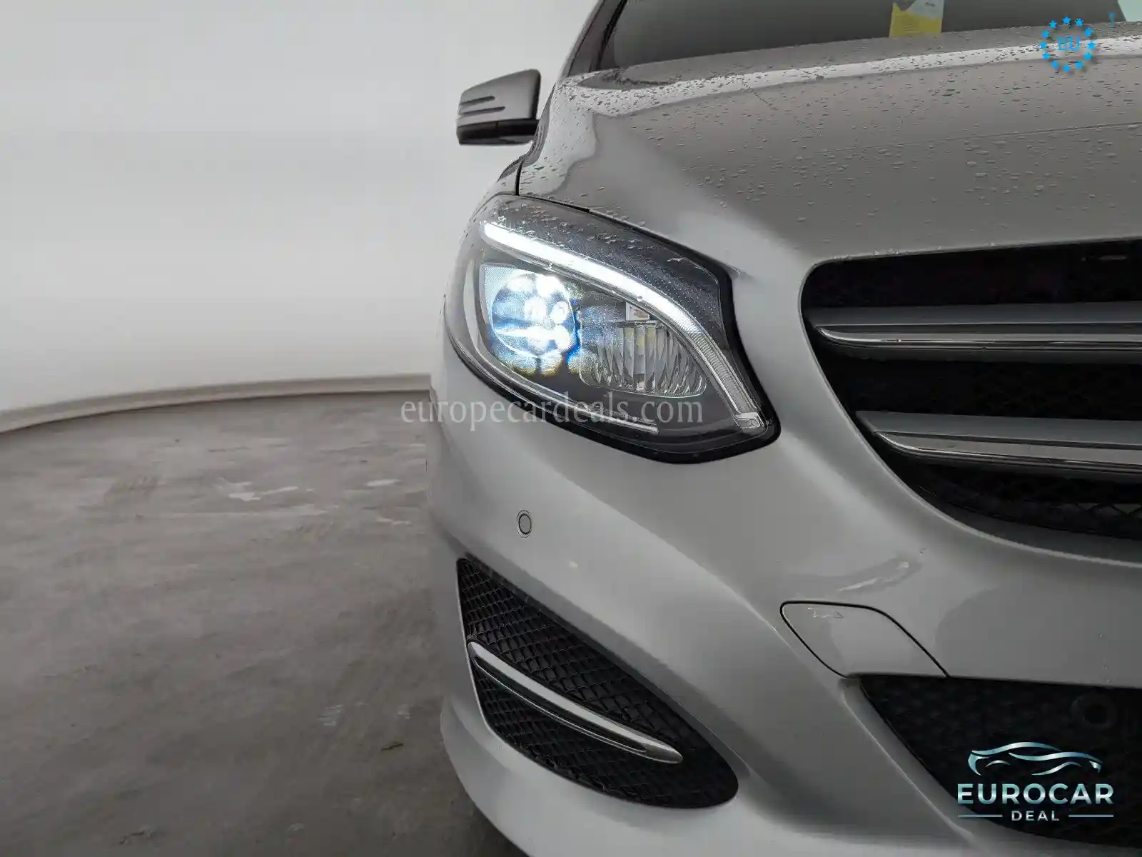 Mercedes-Benz B 180