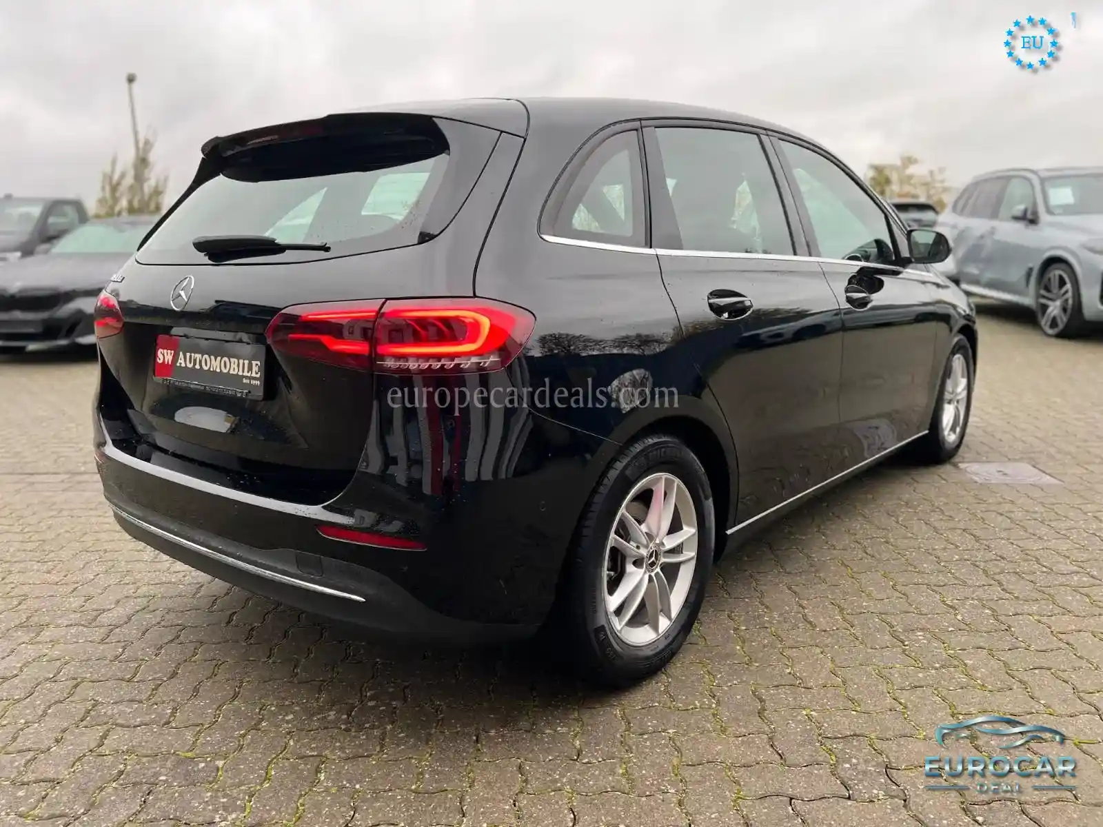 Mercedes-Benz B 180