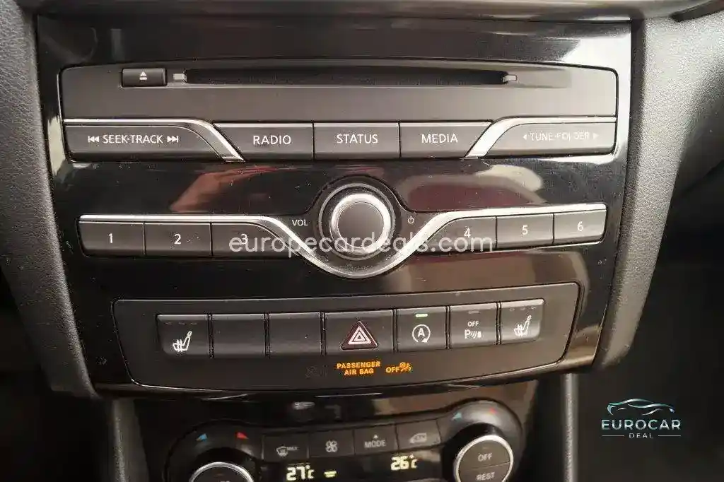 Infiniti Q30