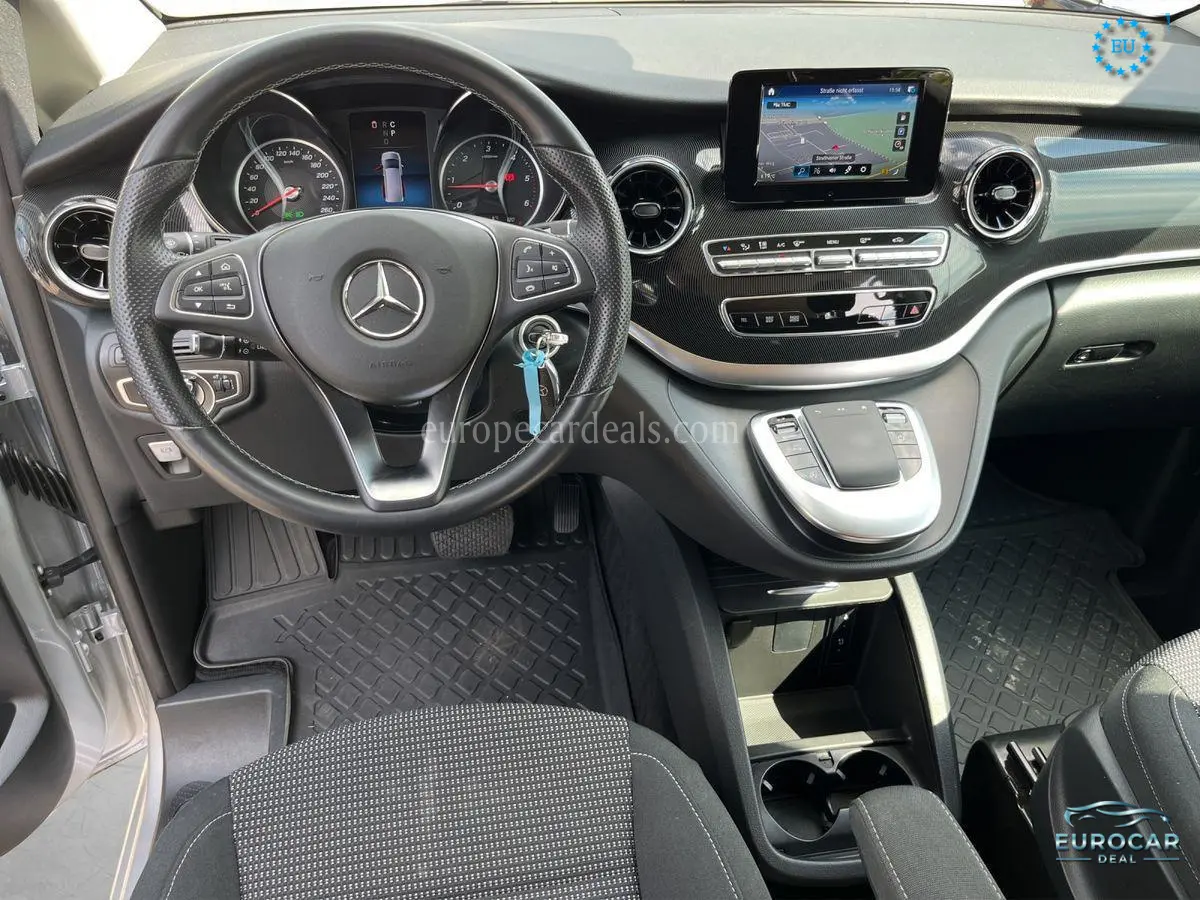 Mercedes-Benz V 220