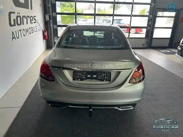 Mercedes-Benz C 180