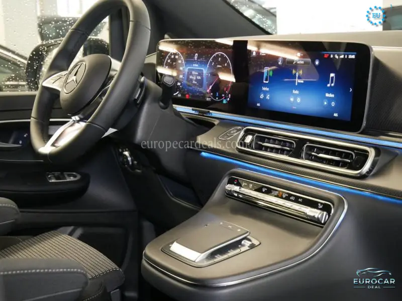Mercedes-Benz V 220