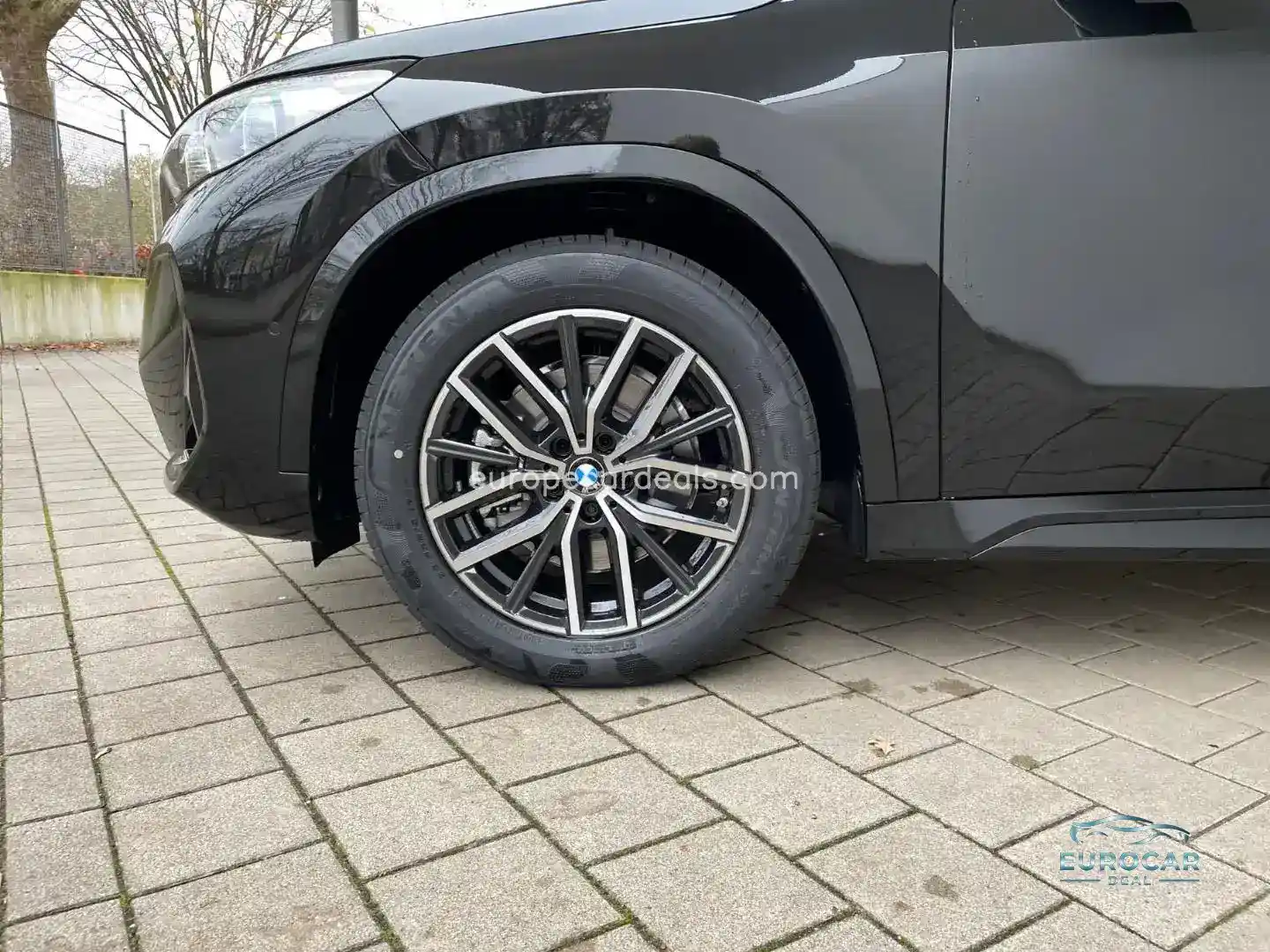 BMW iX1