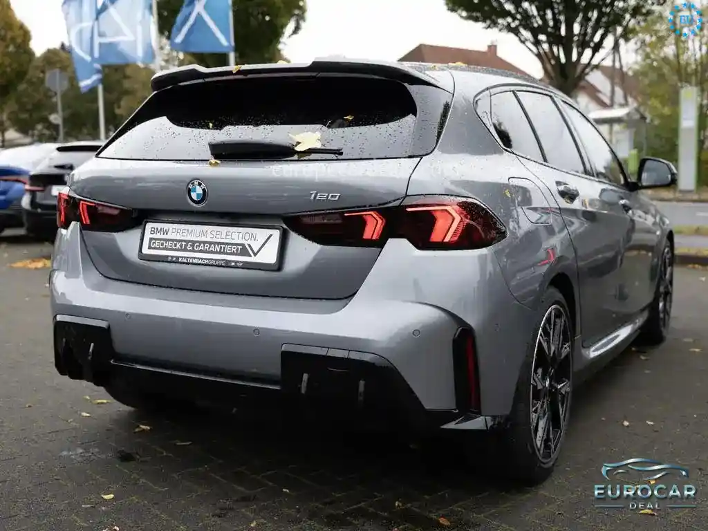 BMW 120