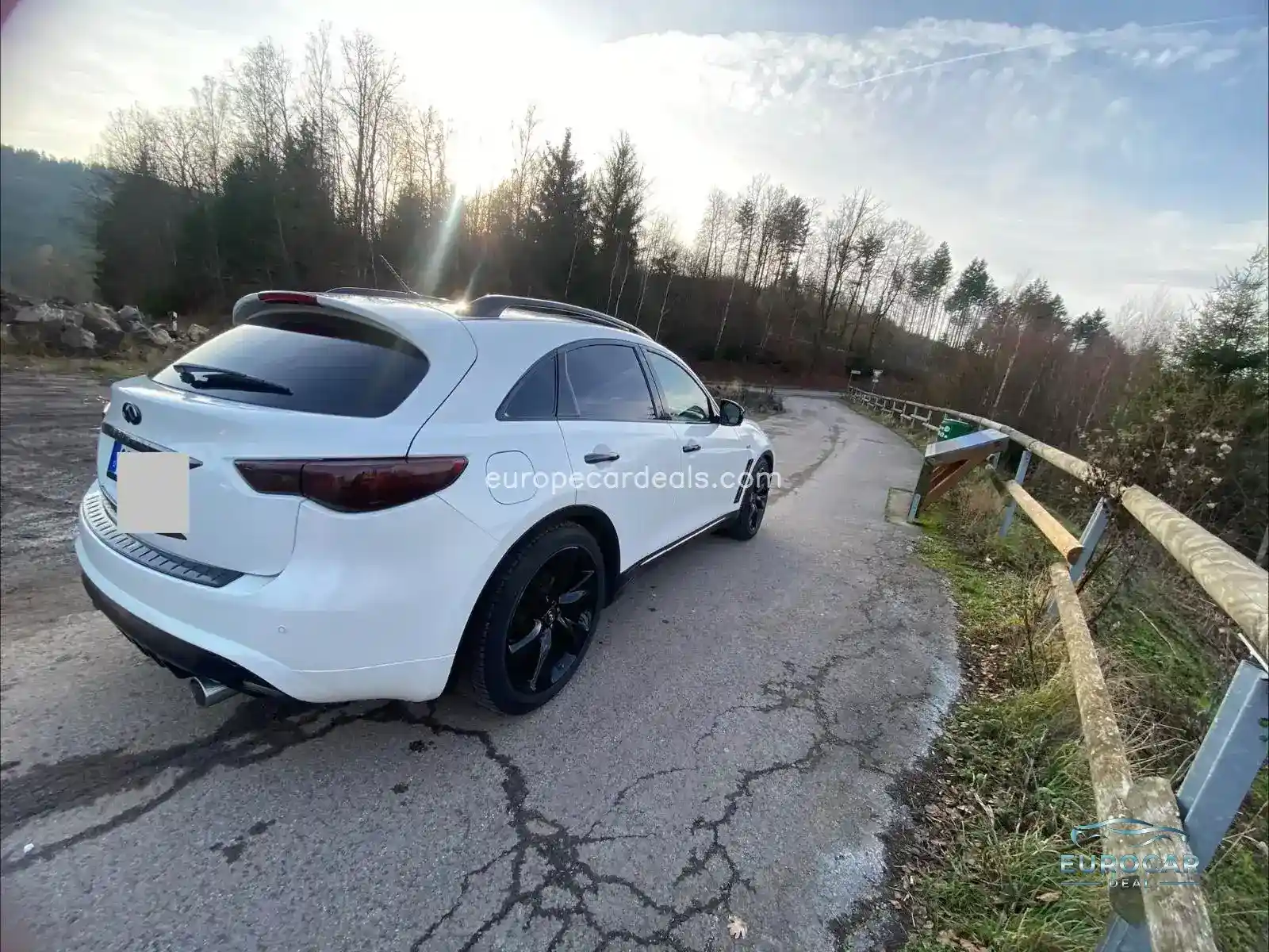 Infiniti QX70