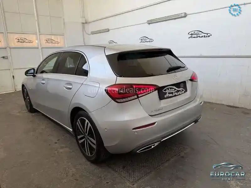 Mercedes-Benz A 180