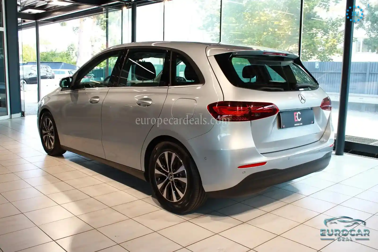 Mercedes-Benz B 180