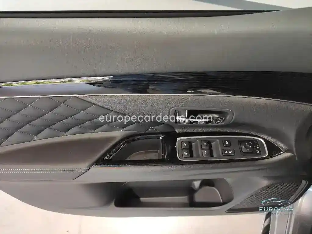 Mitsubishi Plug-in Hybrid Outlander