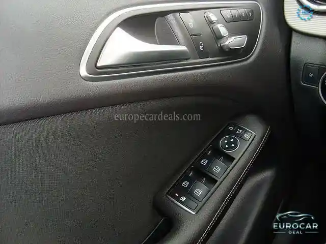 Mercedes-Benz B 220