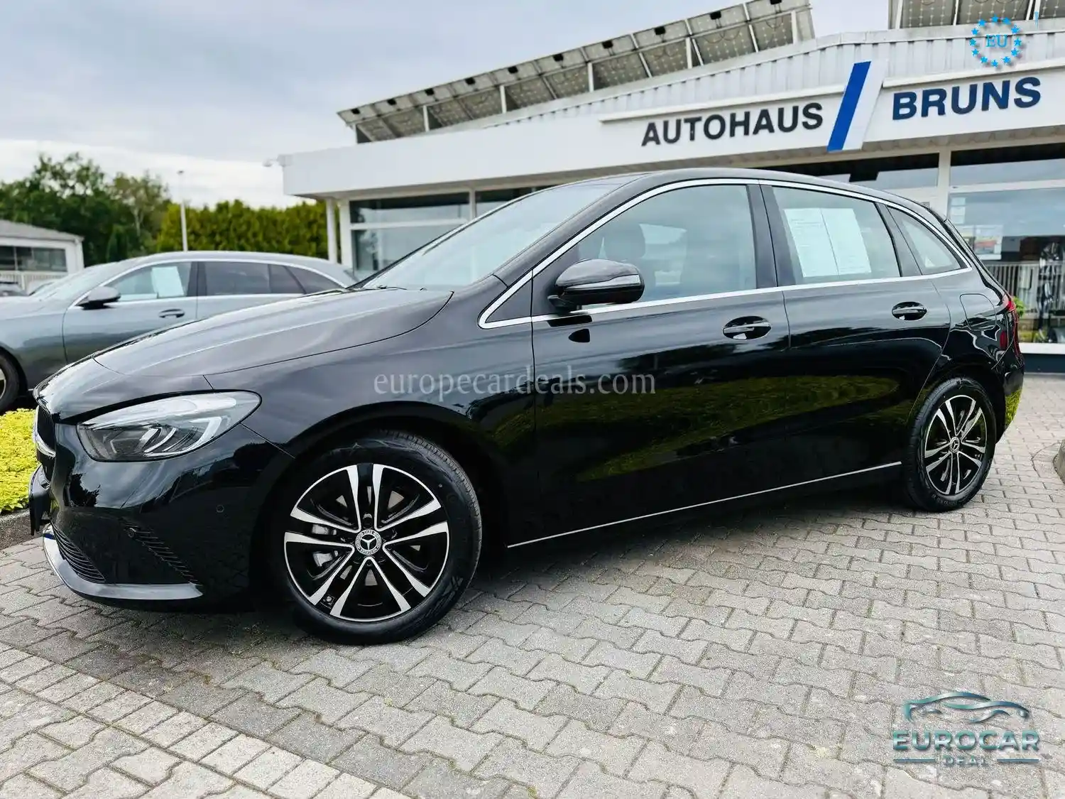 Mercedes-Benz B 180