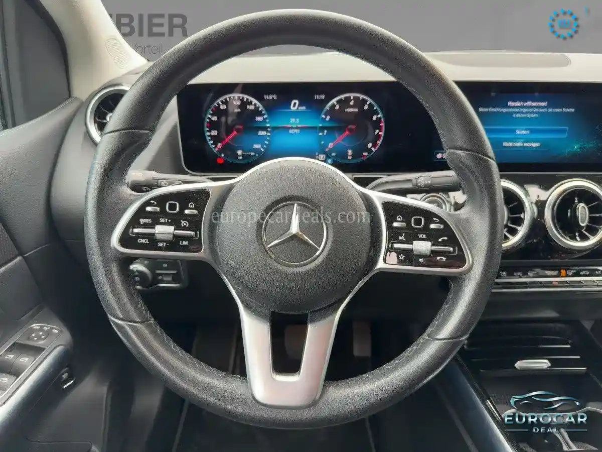 Mercedes-Benz B 220