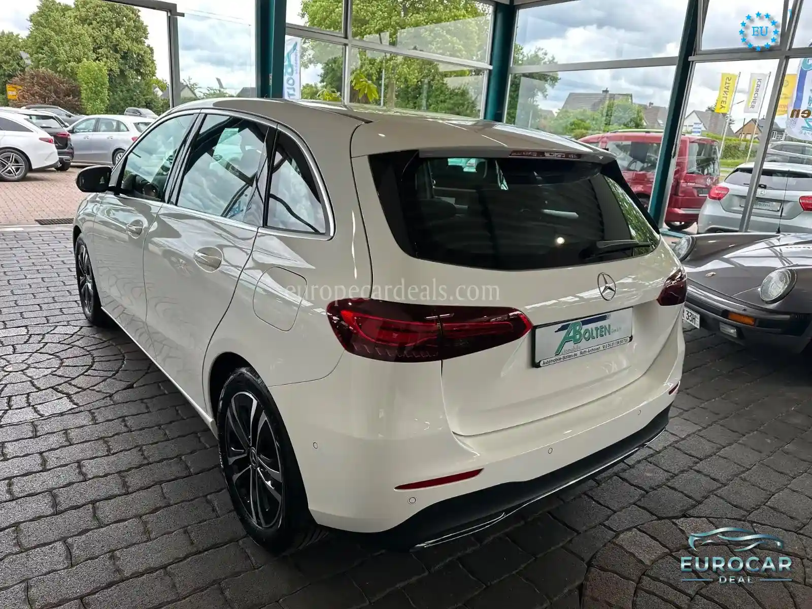 Mercedes-Benz B 180