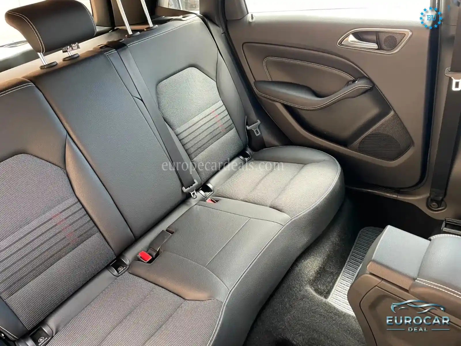 Mercedes-Benz B 180