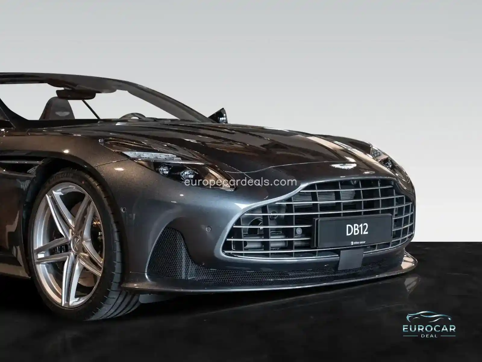 Aston Martin DB12