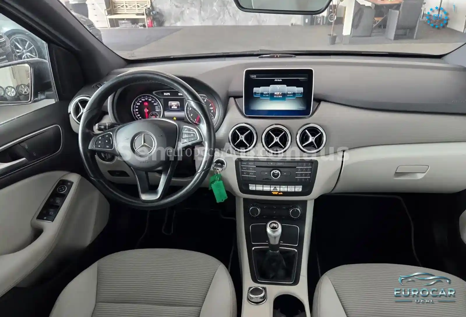 Mercedes-Benz B 180
