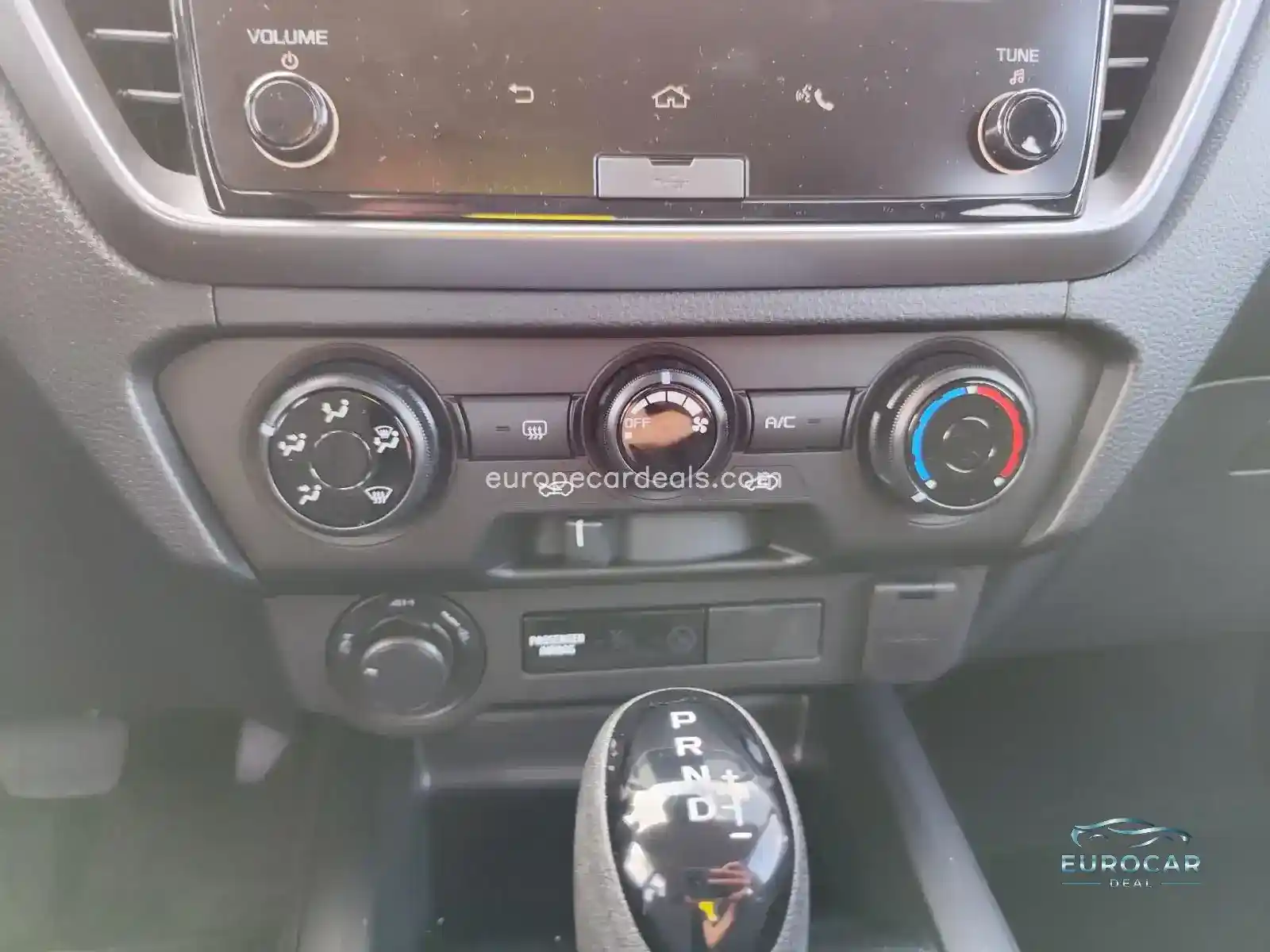 Space Cab 4WD LS Autom. AHK Allwetterreife