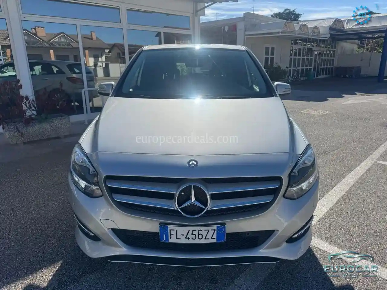 Mercedes-Benz B 180