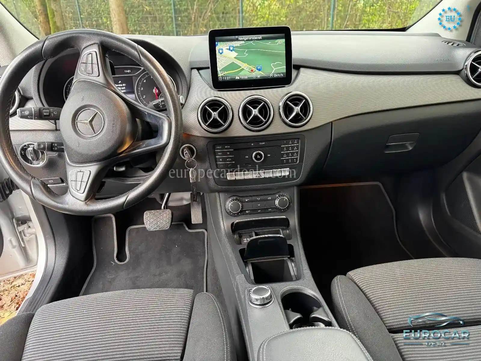 Mercedes-Benz B 180