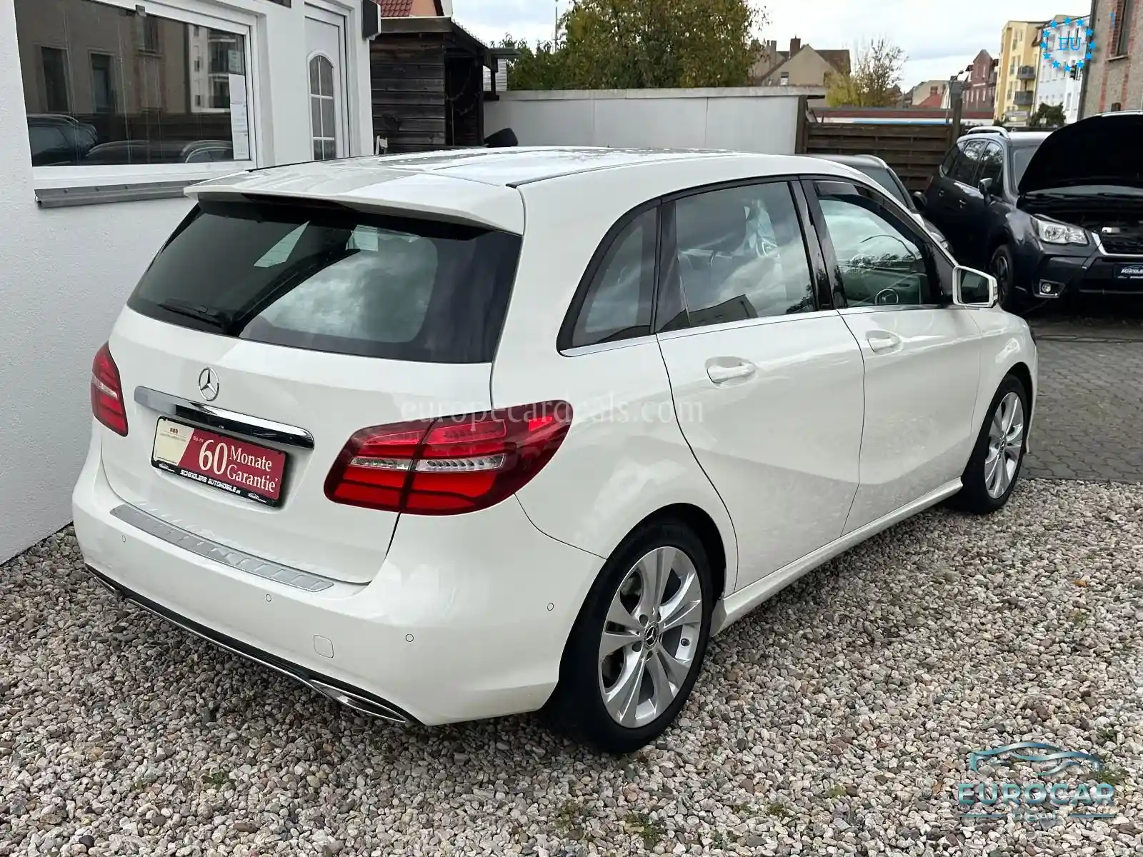 Mercedes-Benz B 180