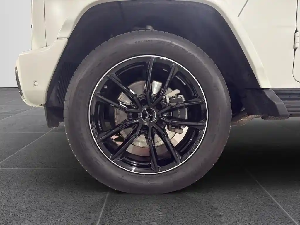 Mercedes-Benz G 500
