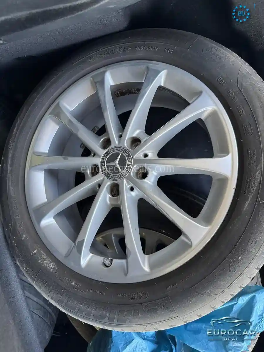 Mercedes-Benz A 220