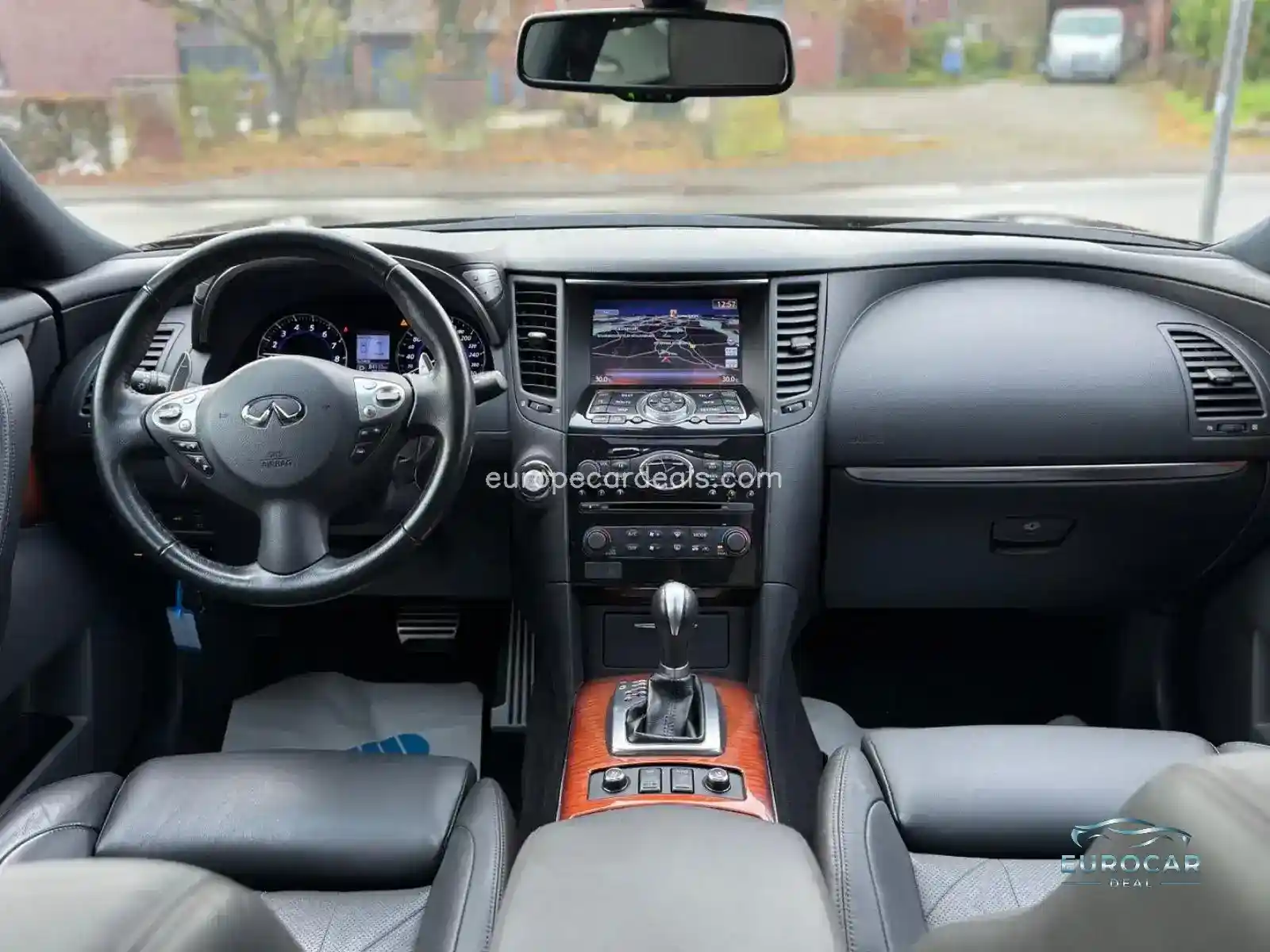 Infiniti QX70