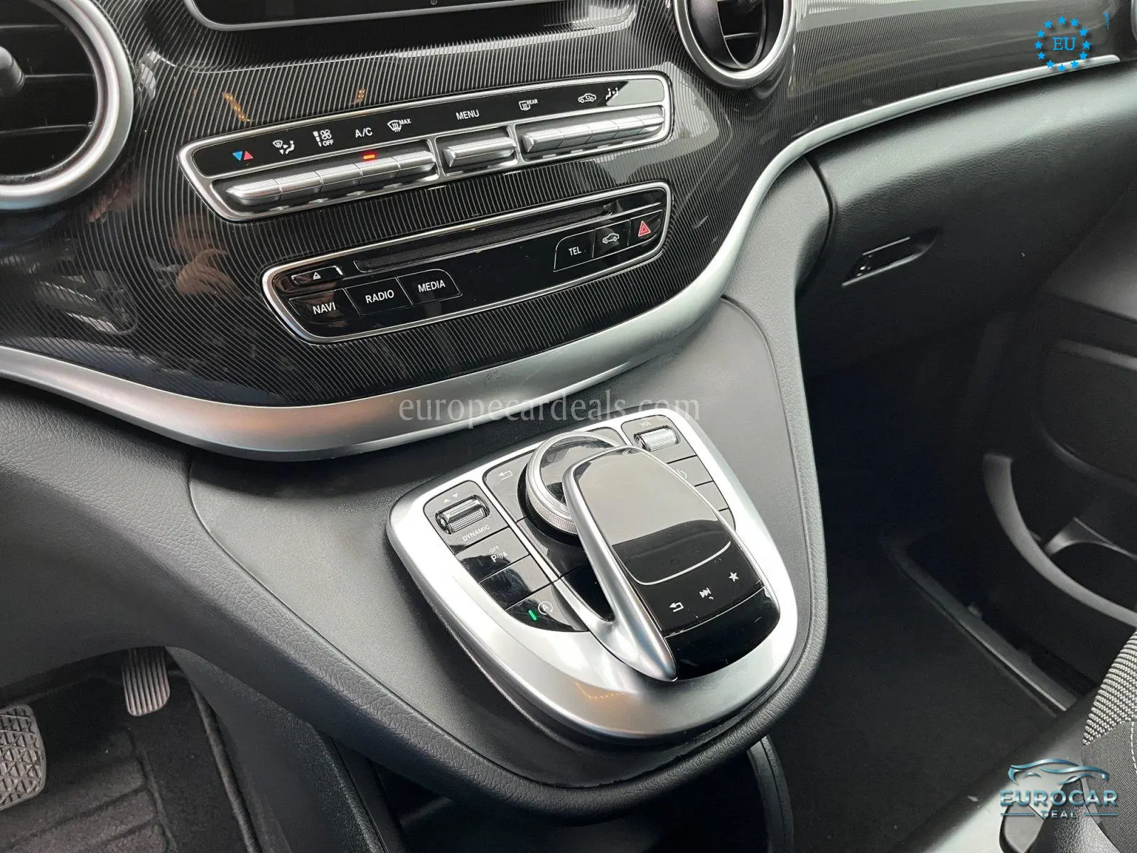 Mercedes-Benz V 220