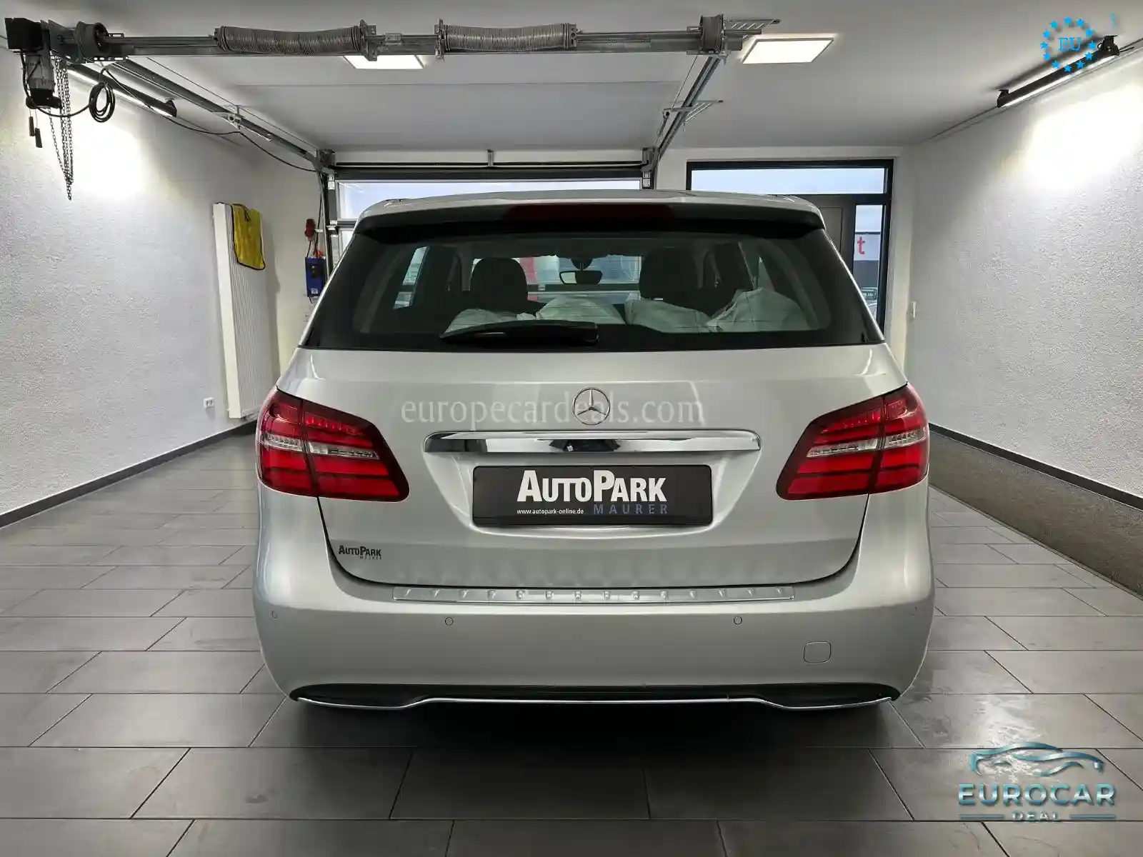 Mercedes-Benz B 180