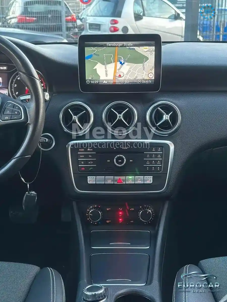 Mercedes-Benz A 180