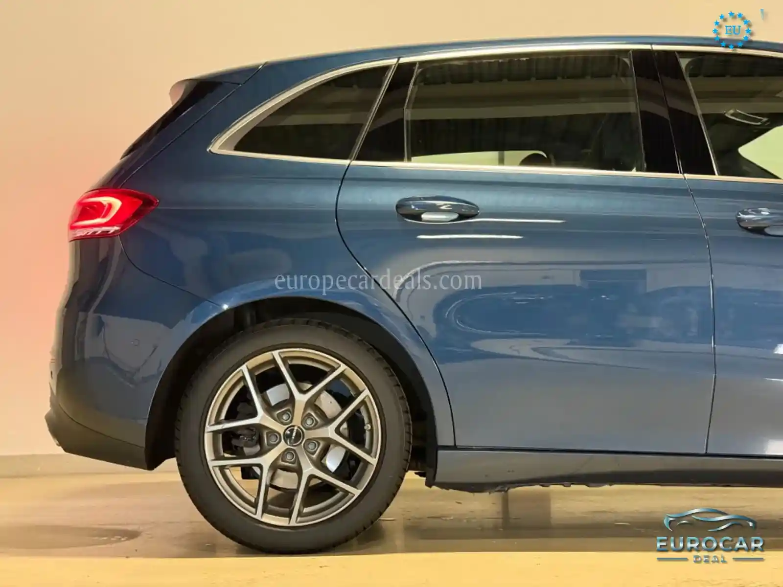Mercedes-Benz B 200
