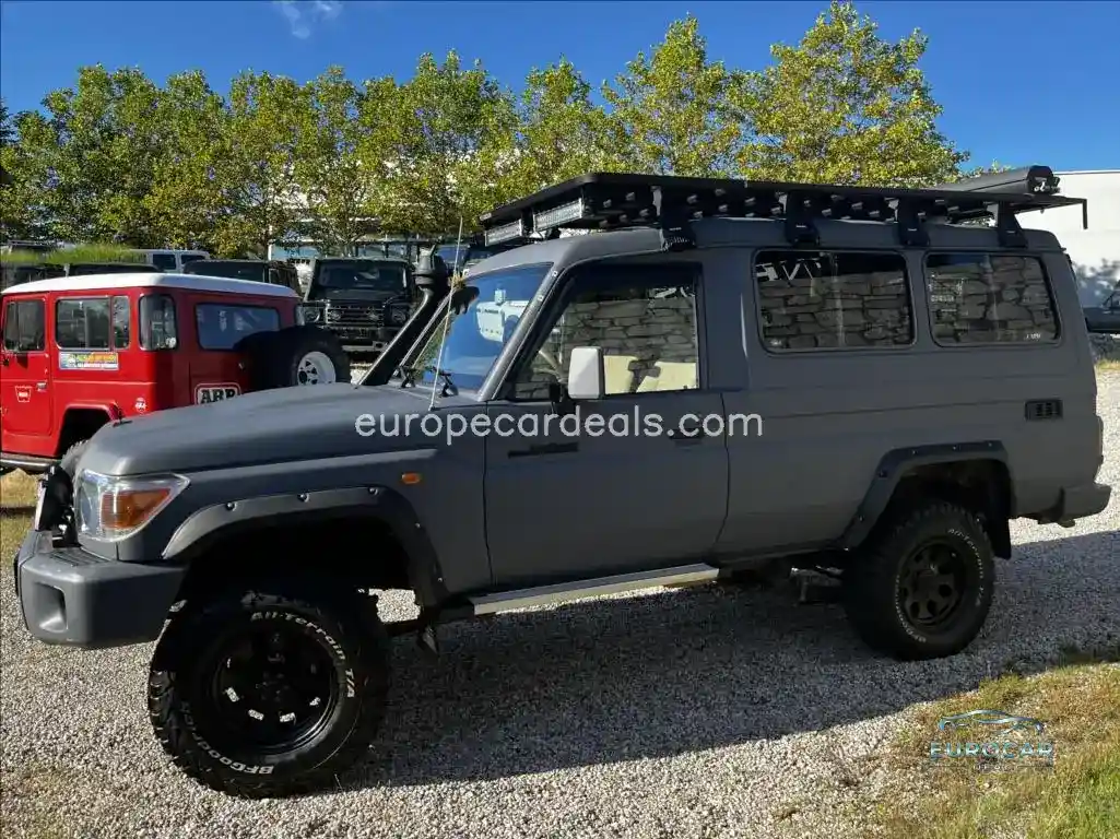 Toyota Land Cruiser