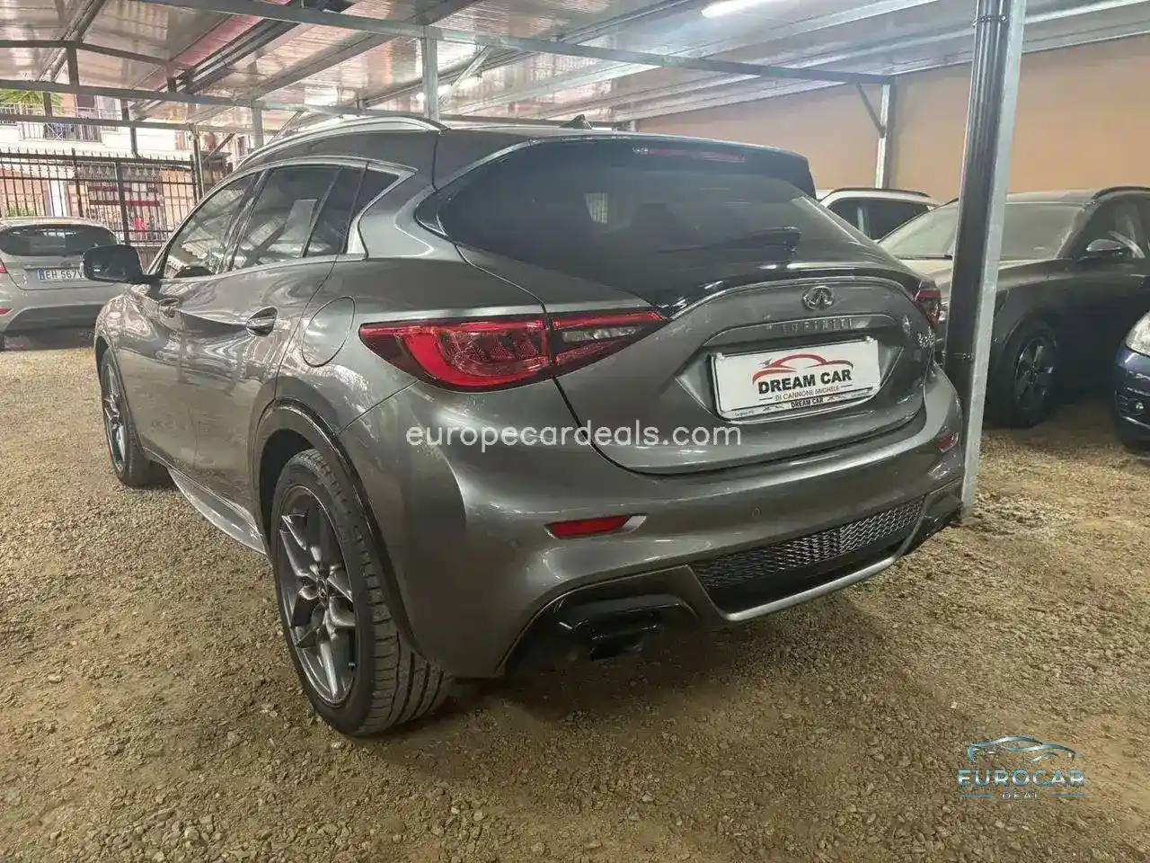 Infiniti Q30