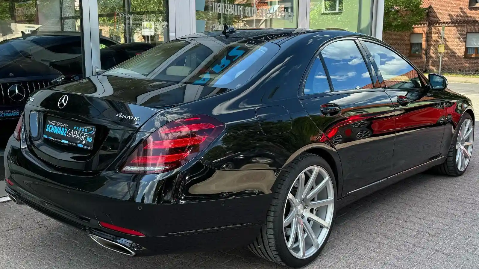 Mercedes-Benz S 560