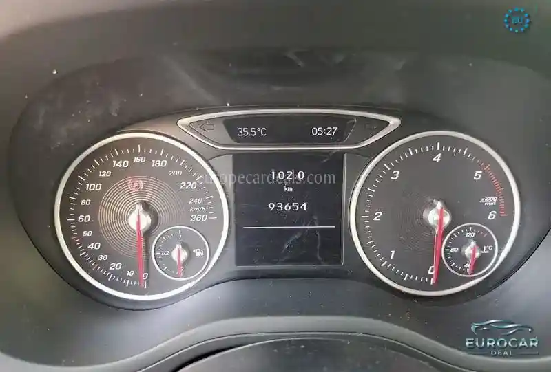 Mercedes-Benz B 180