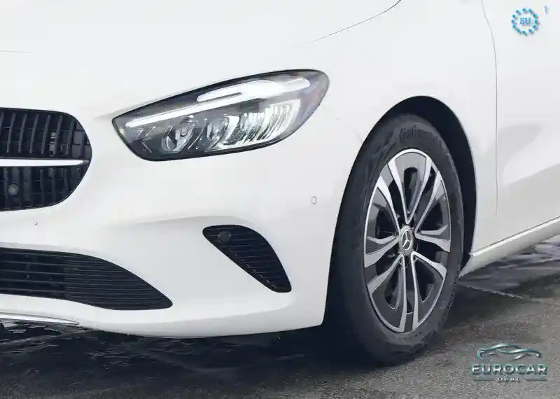 Mercedes-Benz B 180