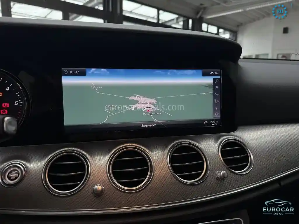 Mercedes-Benz E 220