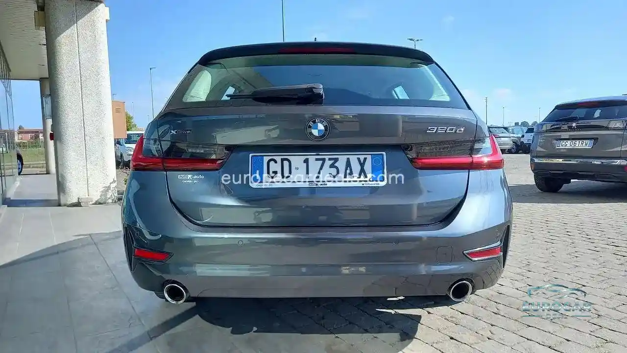 BMW 320