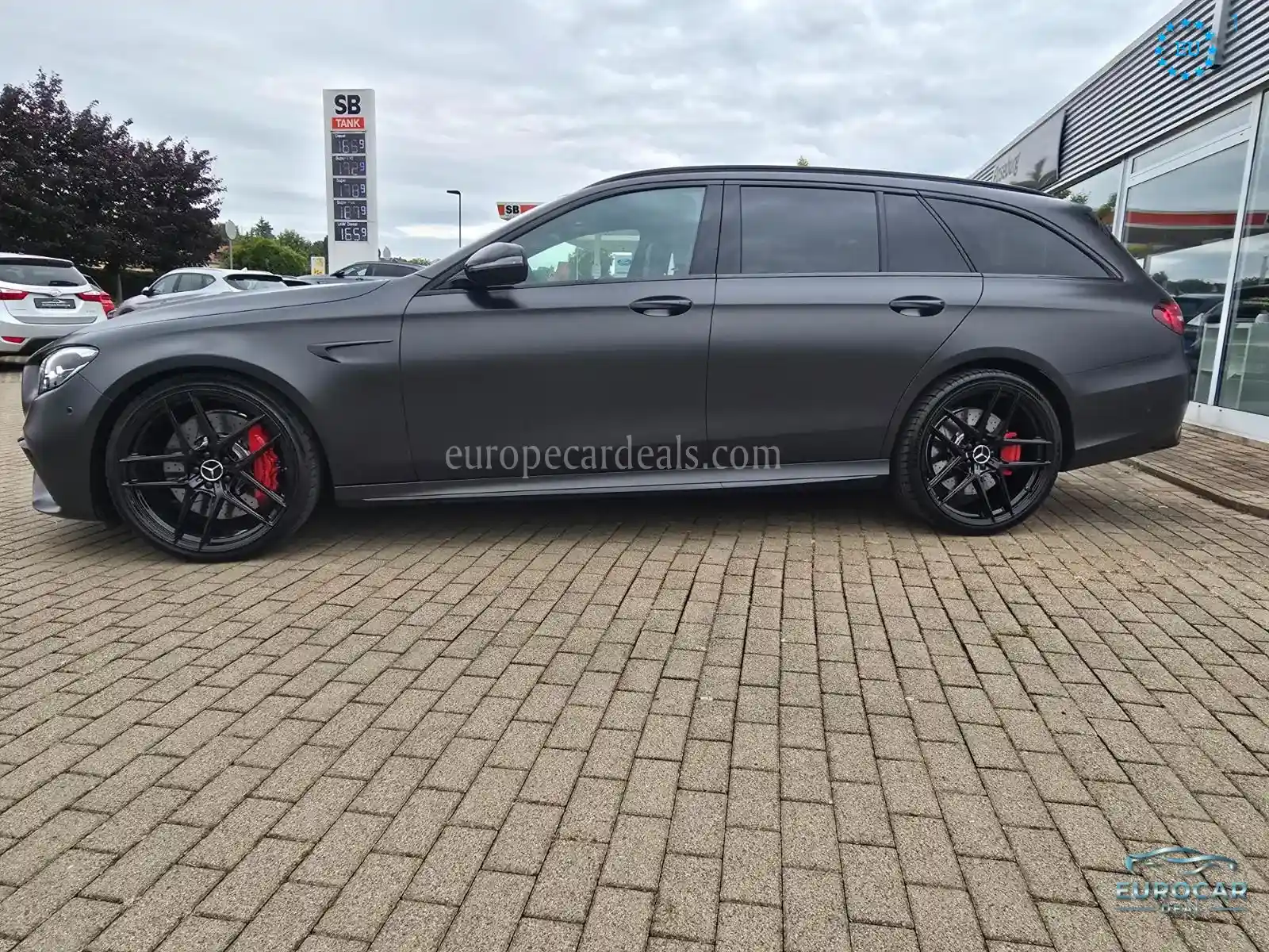 Mercedes-Benz E 63 AMG