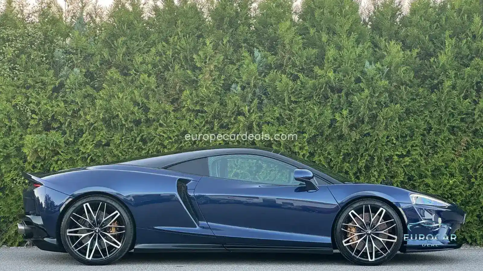 McLaren GT