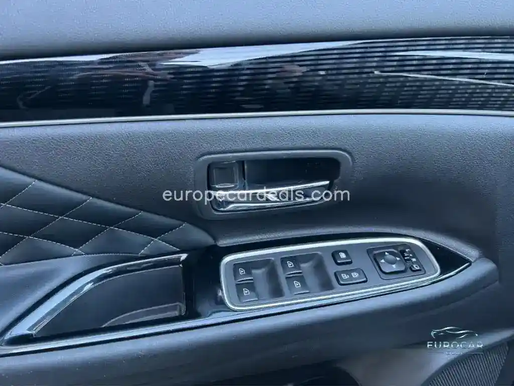 Mitsubishi Plug-in Hybrid Outlander