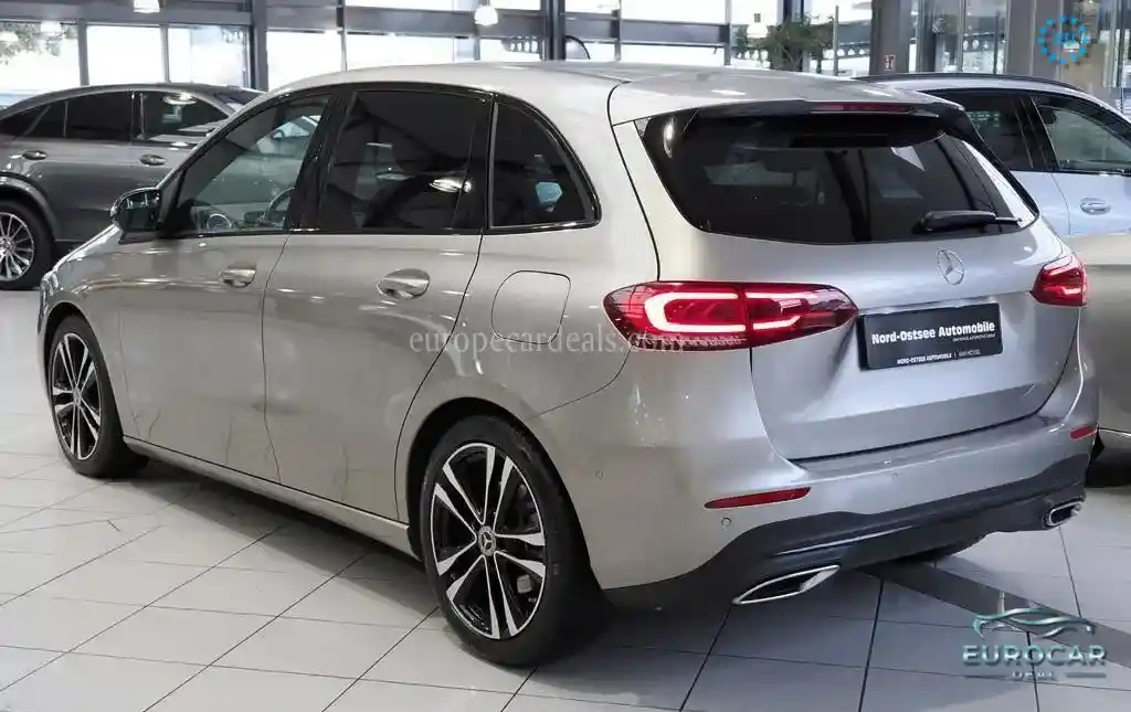 Mercedes-Benz B 200