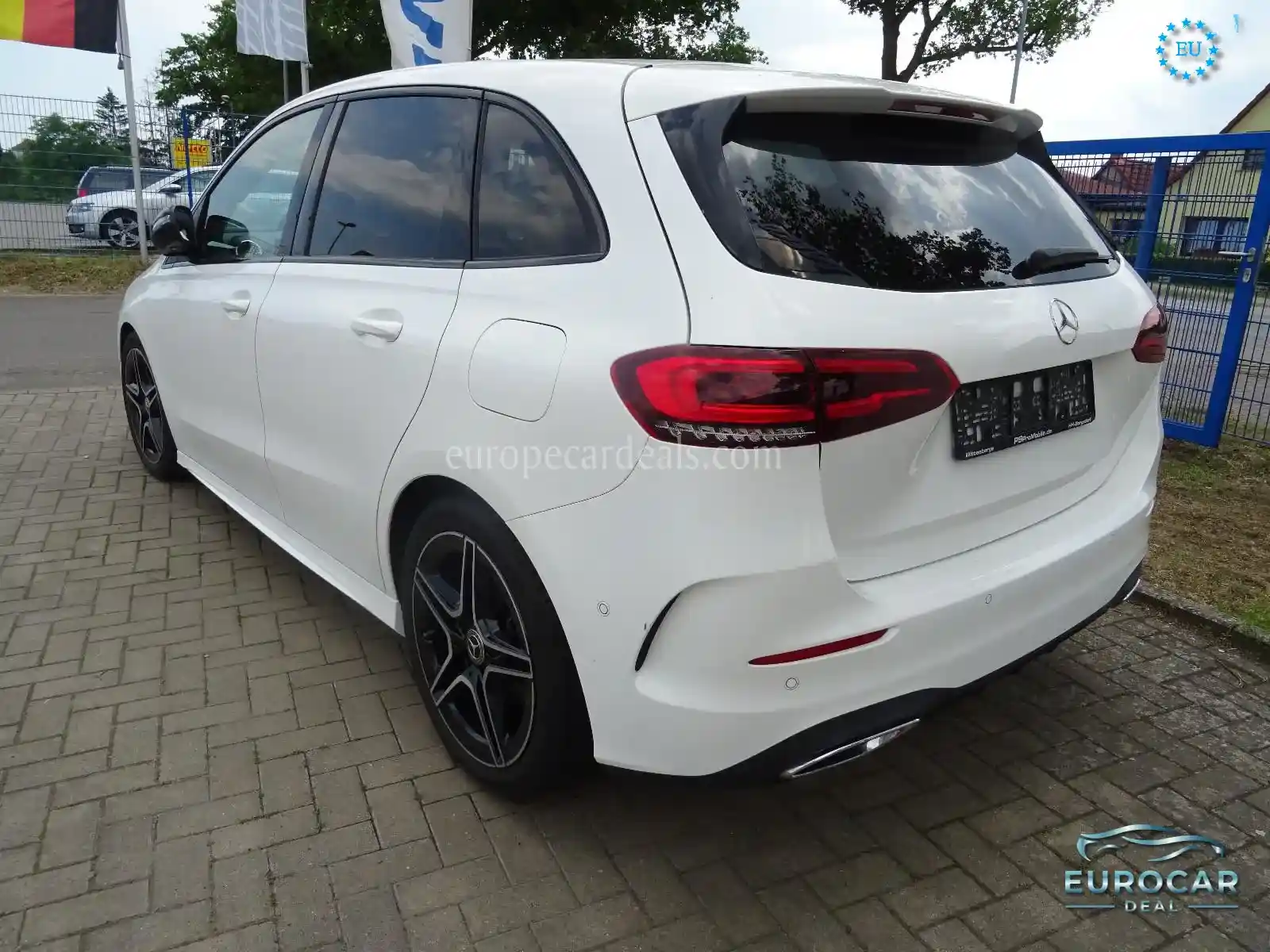Mercedes-Benz B 180