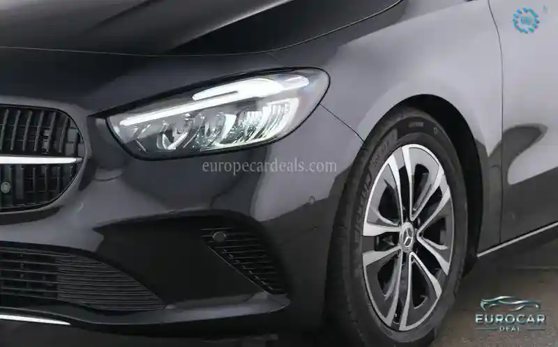Mercedes-Benz B 180