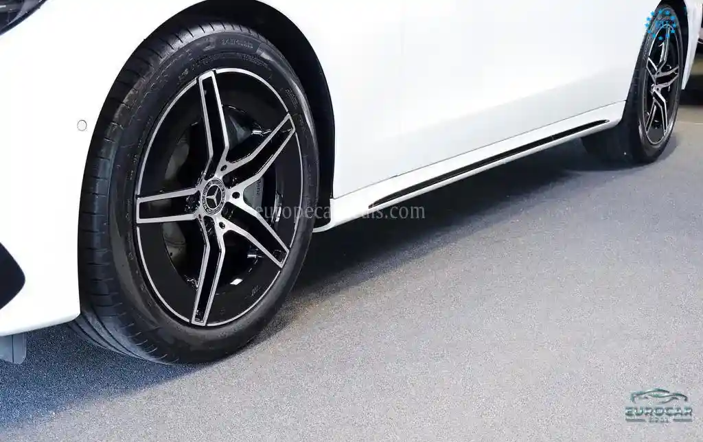 Mercedes-Benz E 200
