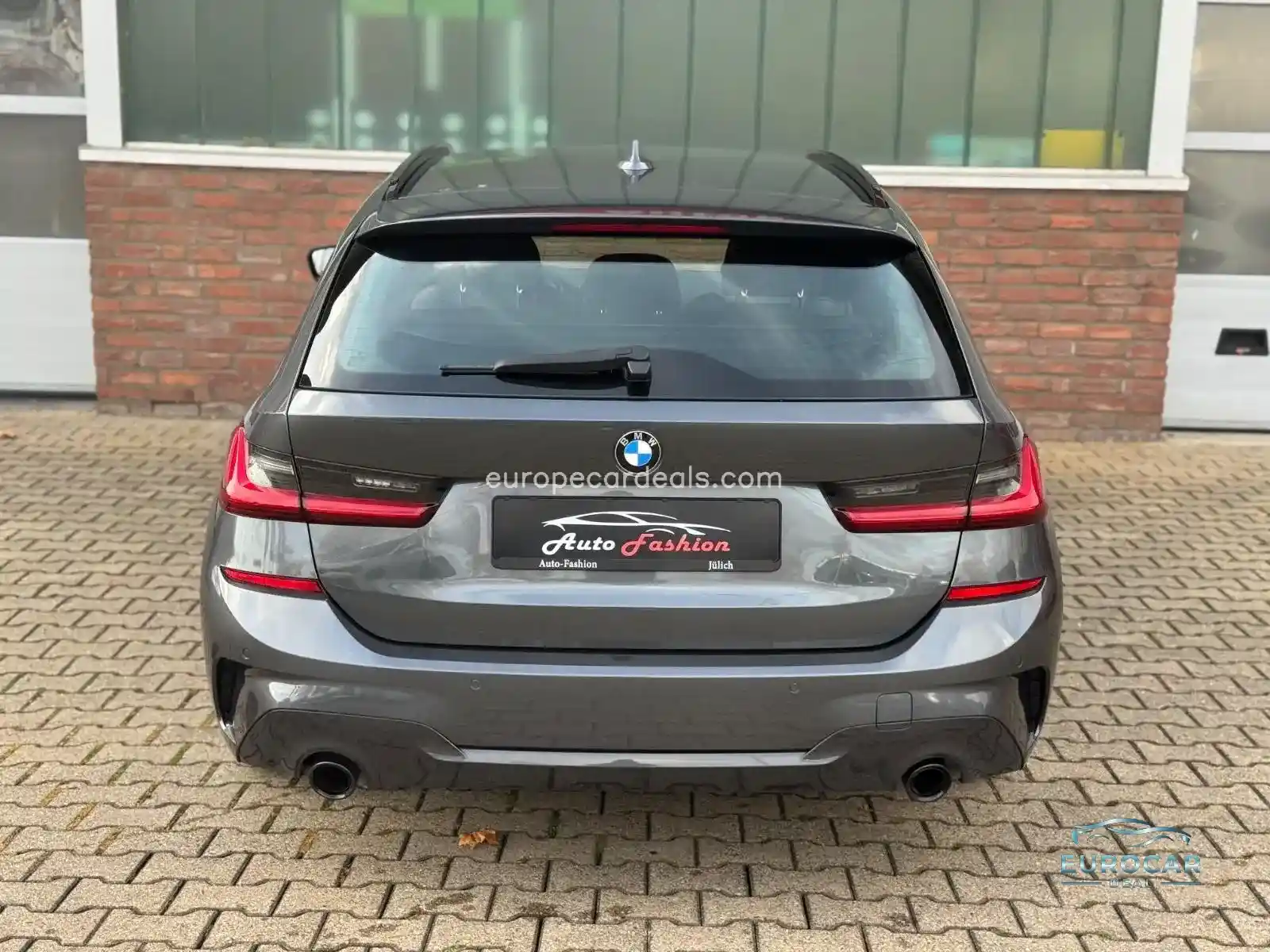 BMW 330