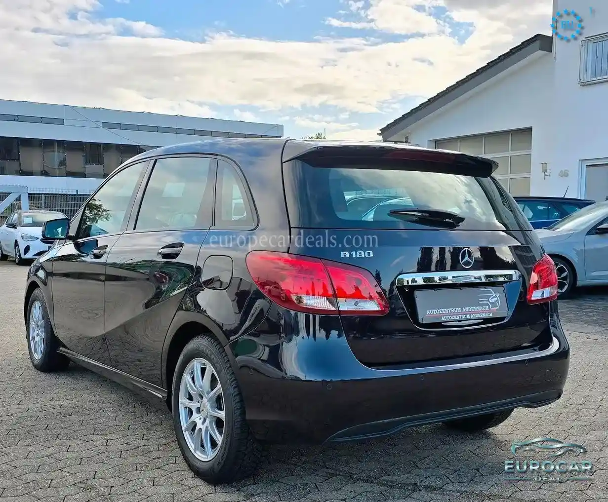 Mercedes-Benz B 180