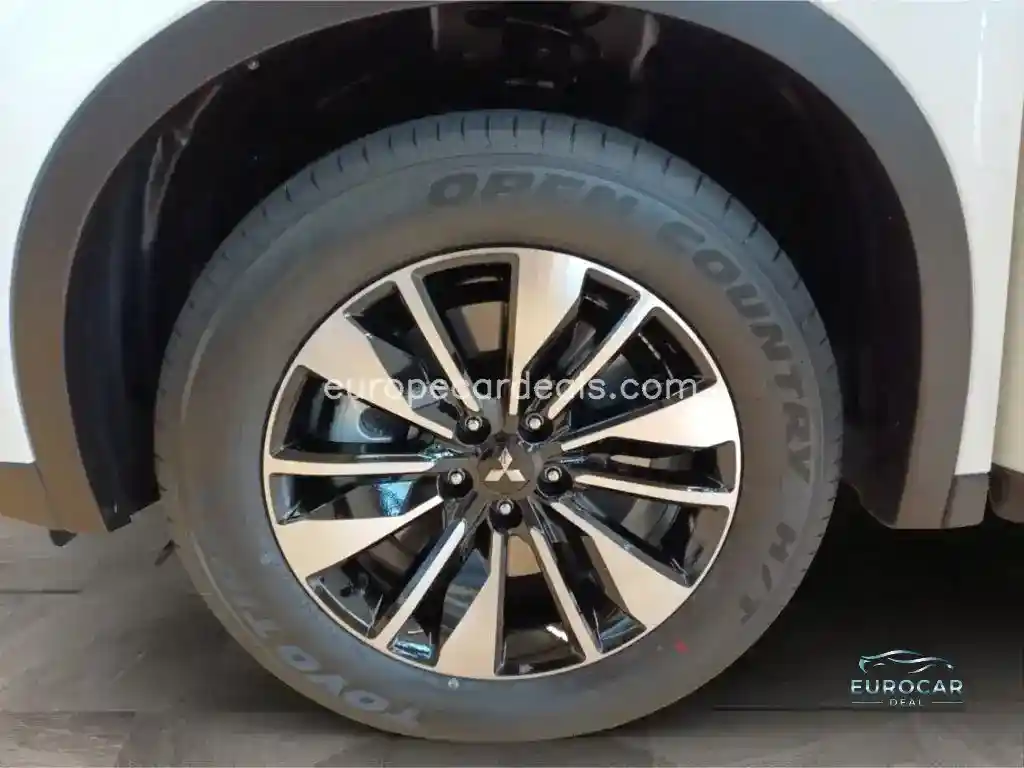 Mitsubishi Plug-in Hybrid Outlander
